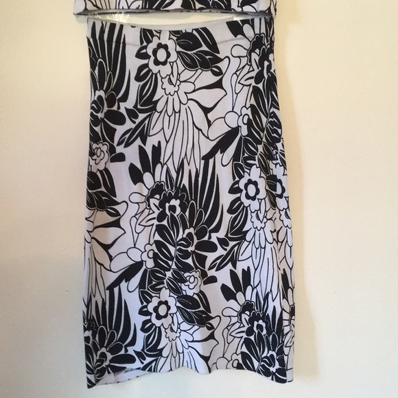 Black and white Top and skirt set. - Picture 3 of 4